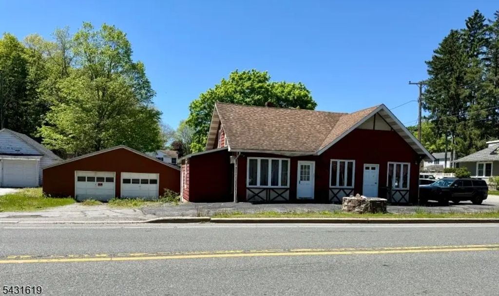 172 Sparta Ave, Newton Town