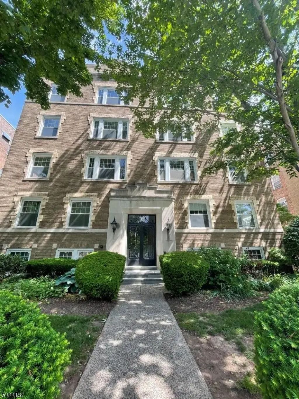 49 Park Ave, Bloomfield Twp.
