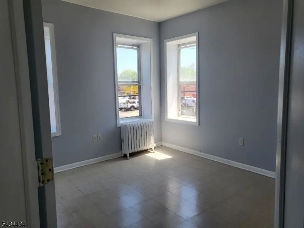 3 S Olden Rd, Trenton City