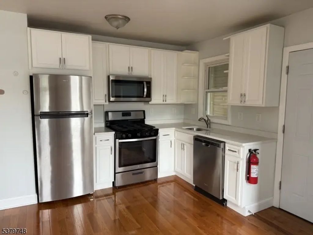 25 Pine St, Verona Twp.
