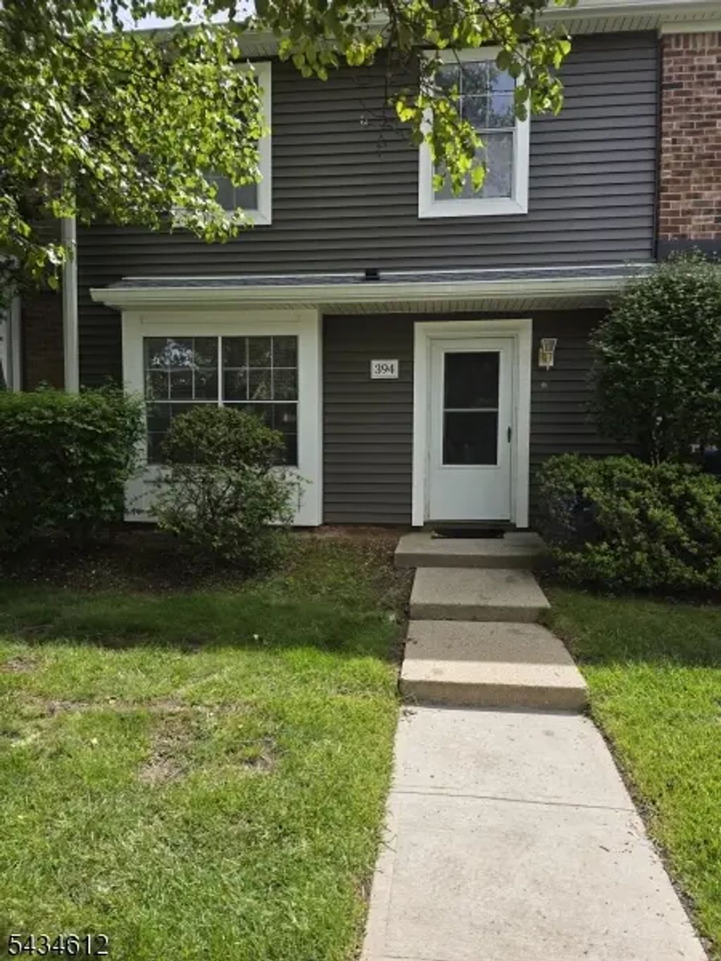 394 Rittenhouse Ct, North Brunswick Twp.