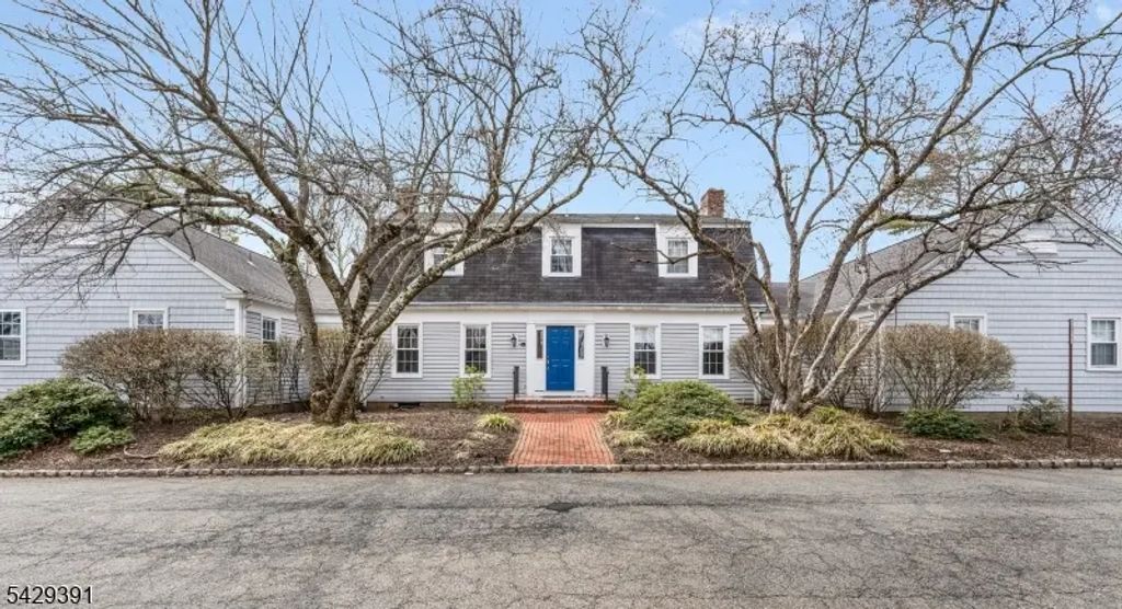 19 E Main St, Mendham Boro