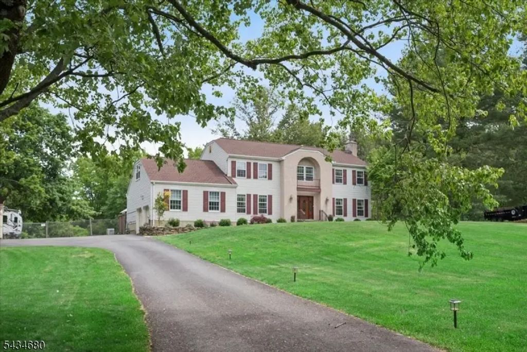 5 Glen Ridge Dr, Washington Twp.