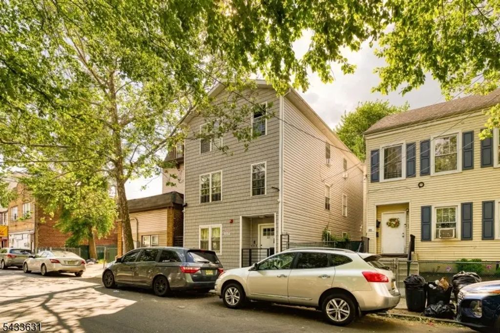 121 N Main St, Paterson City