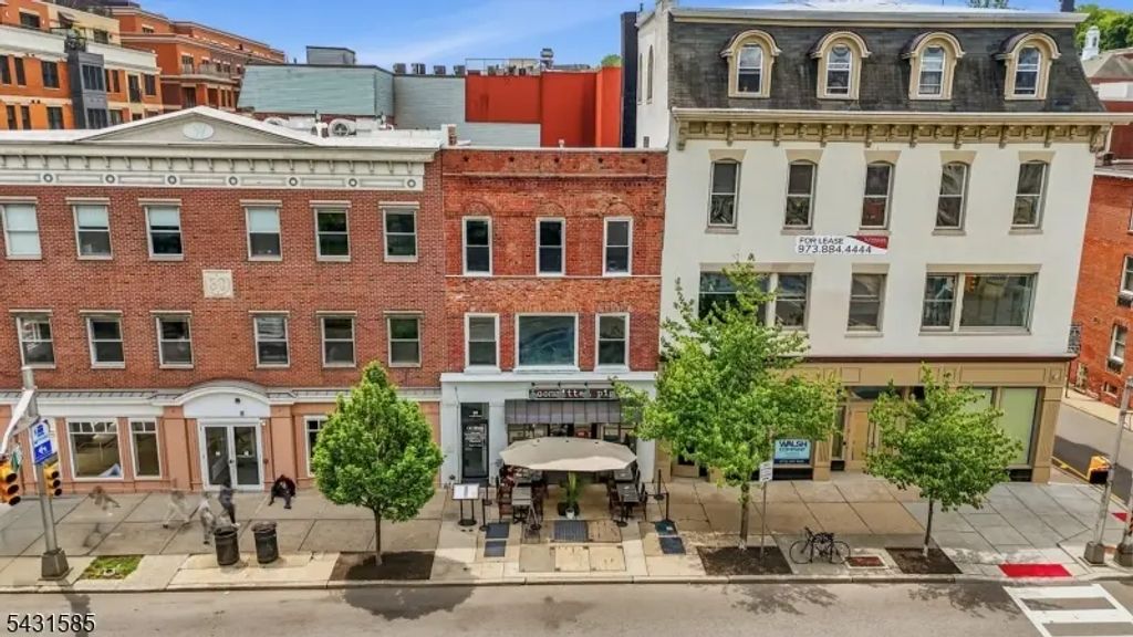 28 W Park Pl, Morristown Town