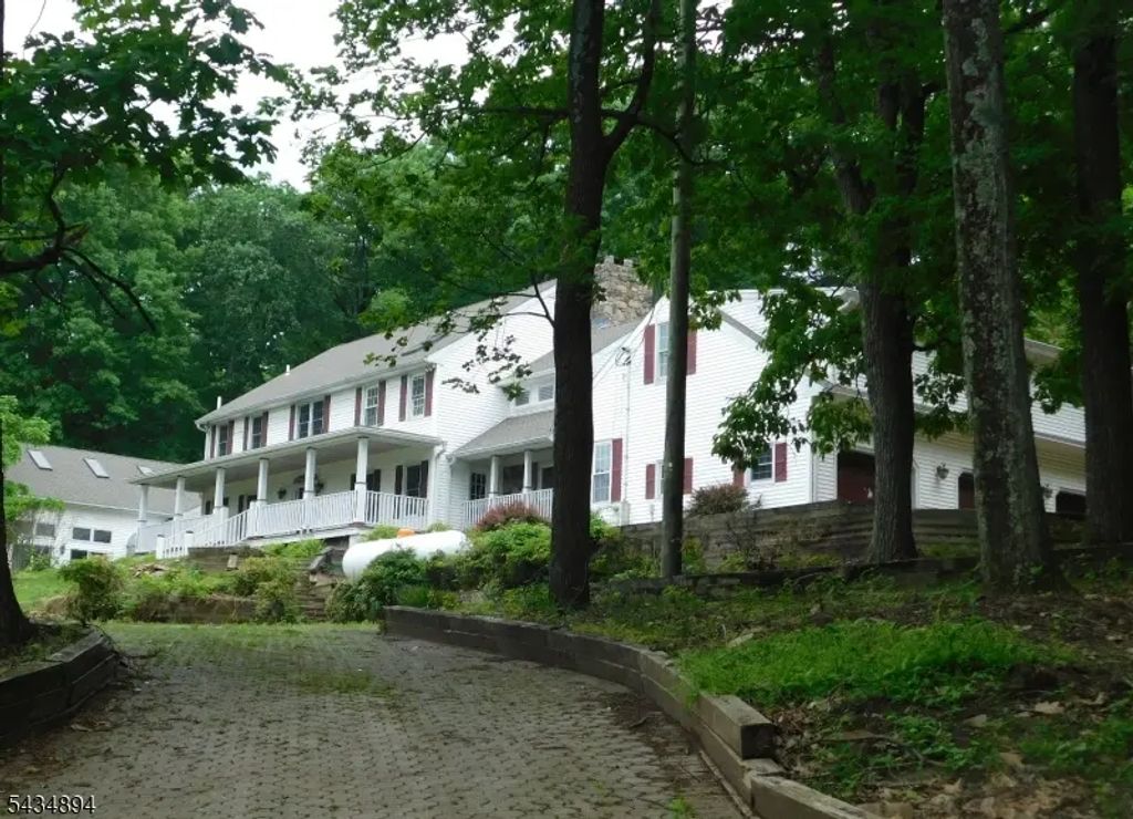 4 Spring Hill Rd, Franklin Twp.