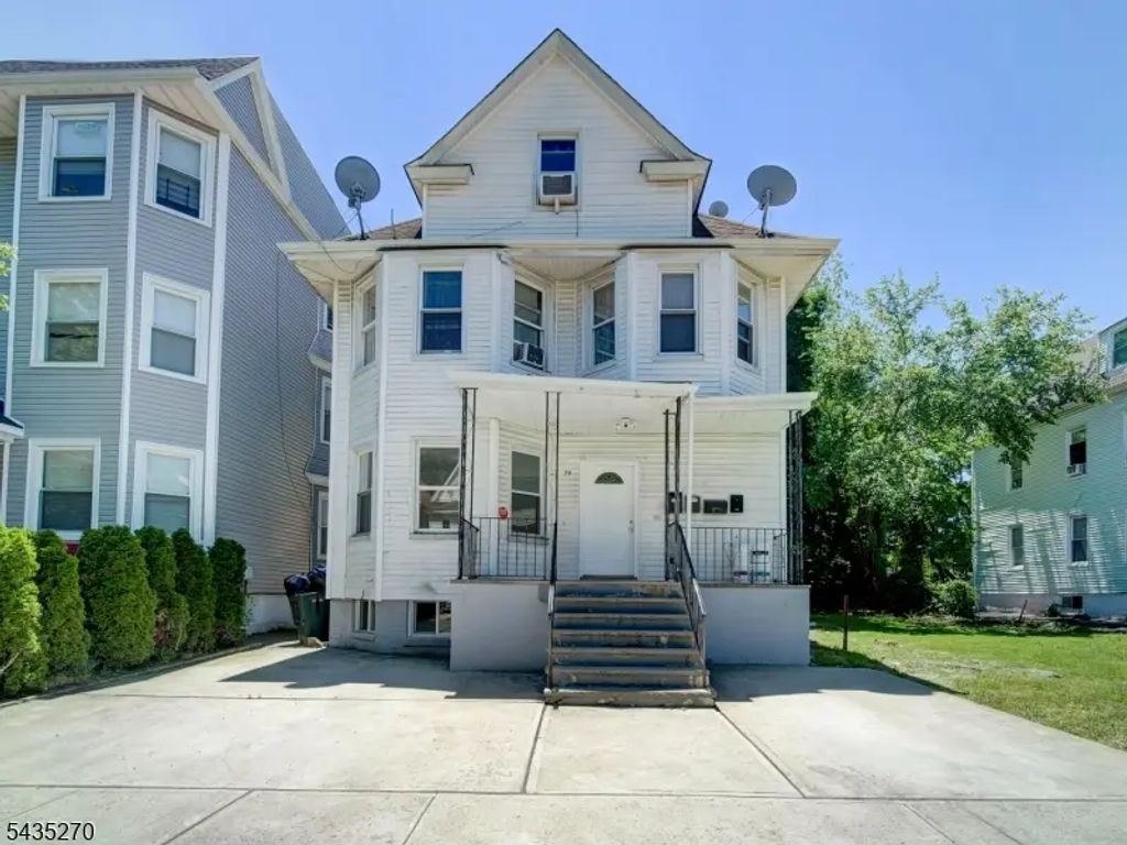 79 Eaton Pl, East Orange City