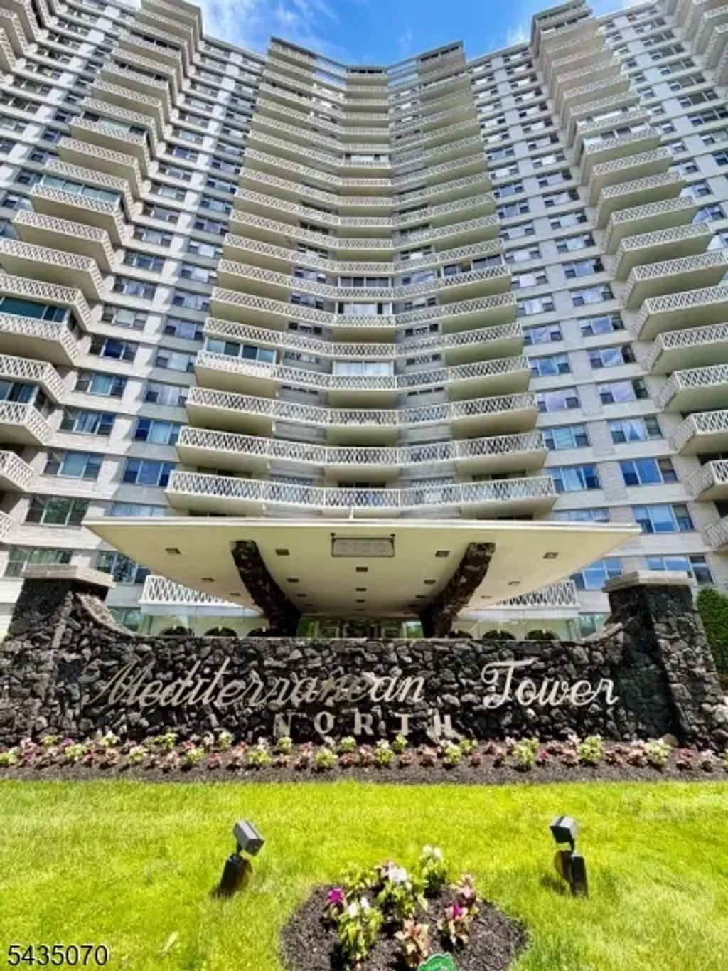 2100 Linwood Avenue, Fort Lee Boro