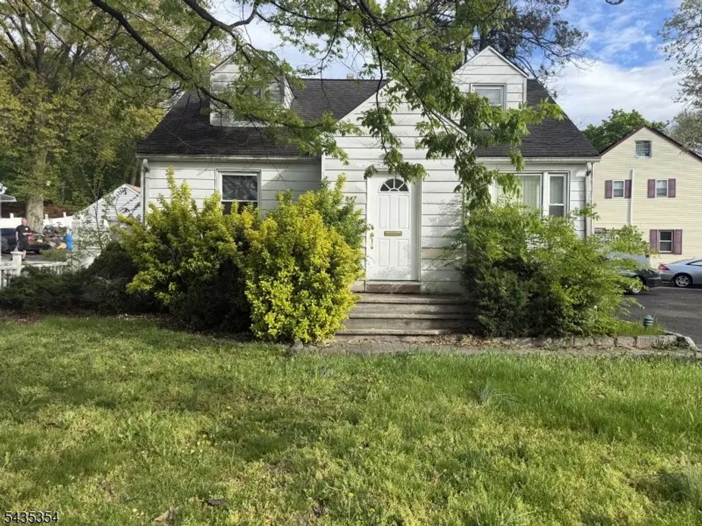 947 Liberty Ave, Hillside Twp.