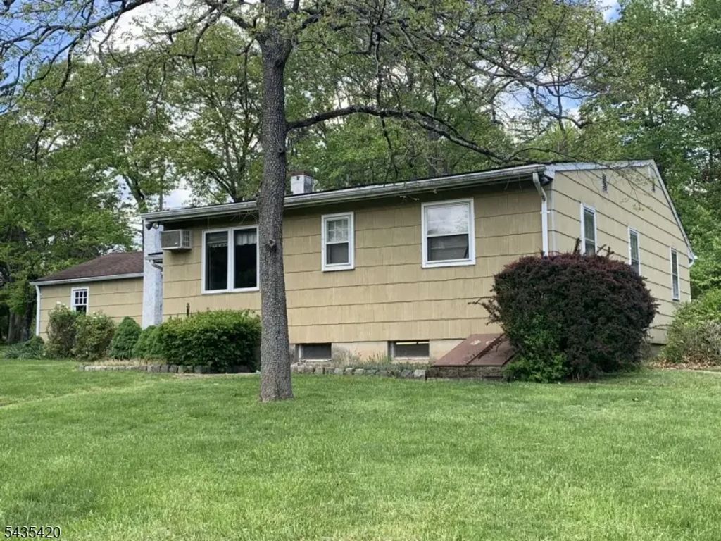 619 Foothill Rd, Bridgewater Twp.