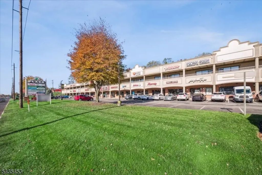 326 Route 22 W, Green Brook Twp.