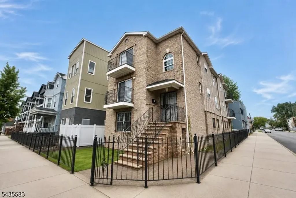 711 S 11th St, Newark City