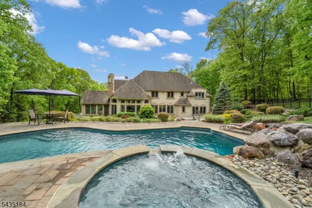 127 Waughaw Rd, Montville Twp.
