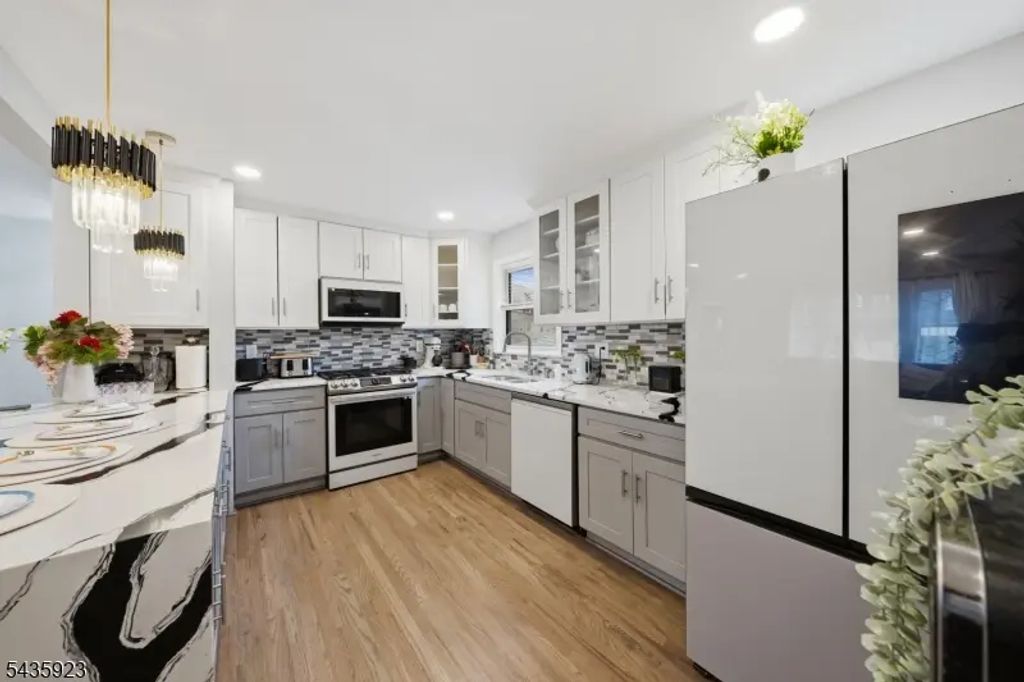 501 E 2nd Ave, Roselle Boro