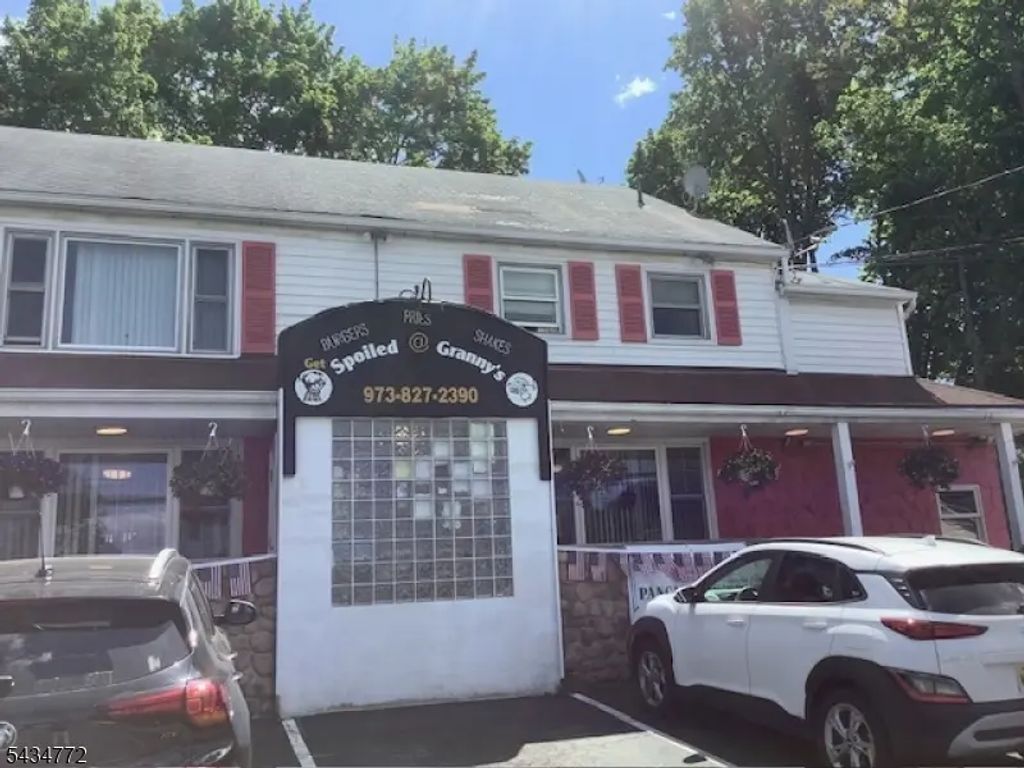 181 Rt23, Hamburg Boro