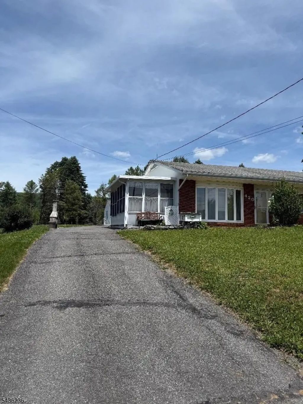 420 Rte 94, Knowlton Twp.