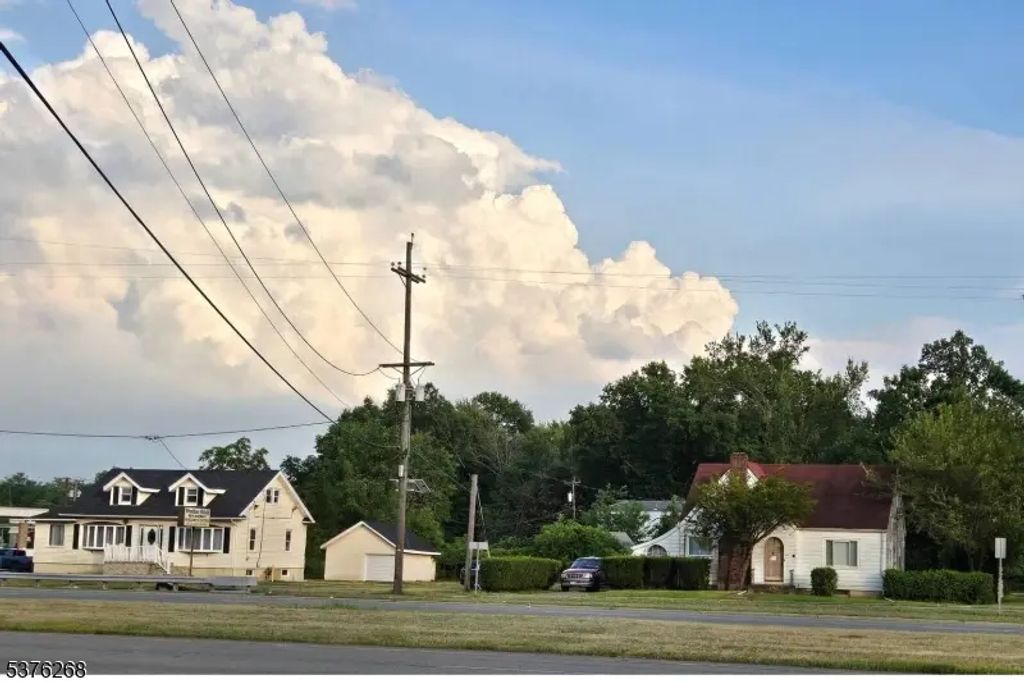 584-588 Us Highway 46, Fairfield Twp.