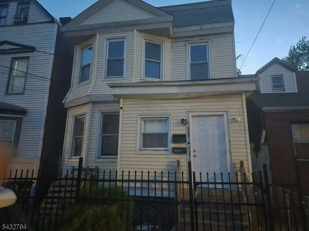 753 S 20th St, Newark City