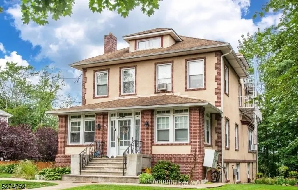 818 Summit Ave, River Edge Boro