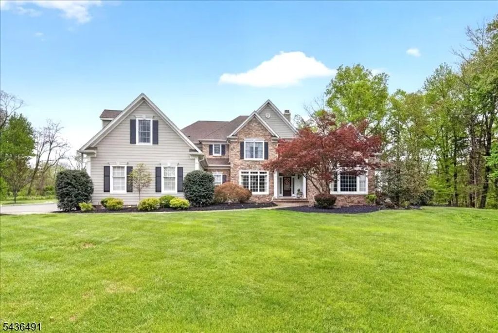 3 Raymond Ln, Montgomery Twp.