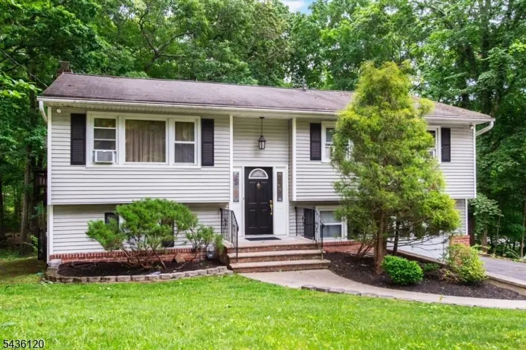 325 Conklintown Rd, Ringwood Boro