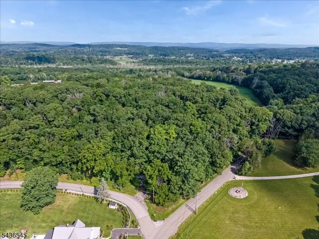 76 Monroe Rd, Lafayette Twp.