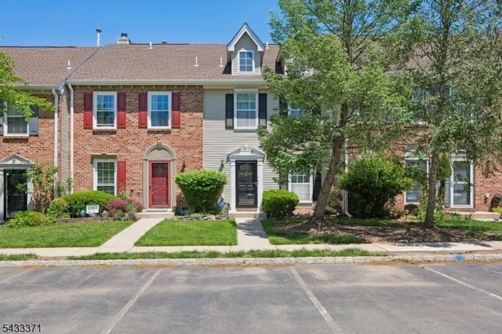 79 Chelsea Ct, Franklin Twp.
