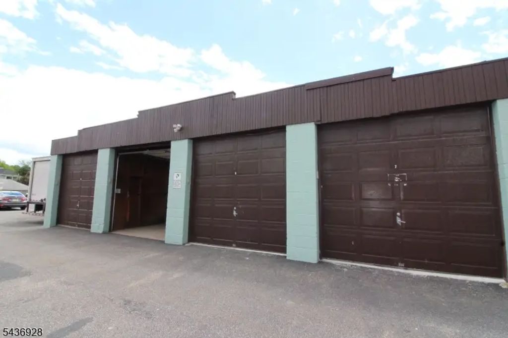 16 Main Street, Flemington Boro