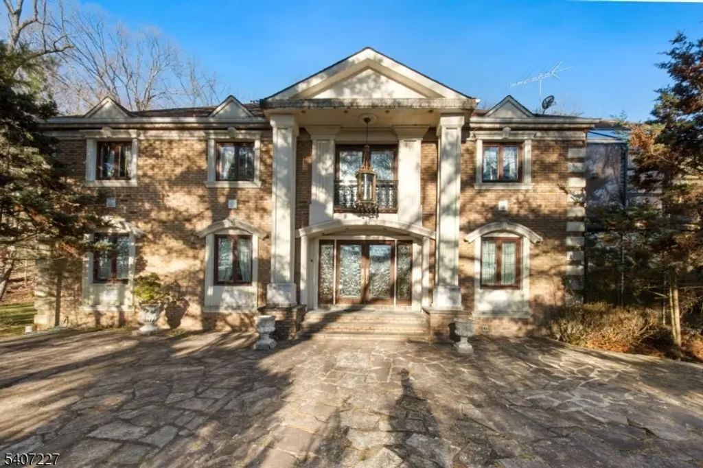 12 E Saddle River Rd, Saddle River Boro