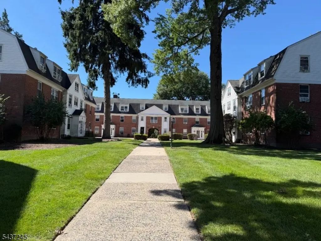 160 Gordonhurst Ave, Montclair Twp.