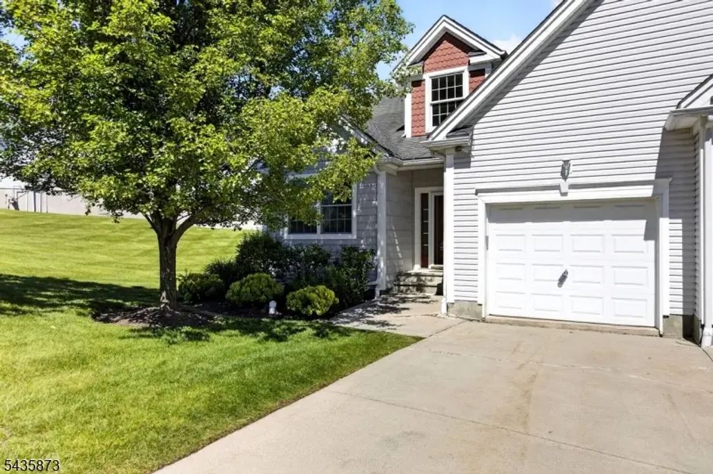 13 Fairchild Ln, Wantage Twp.