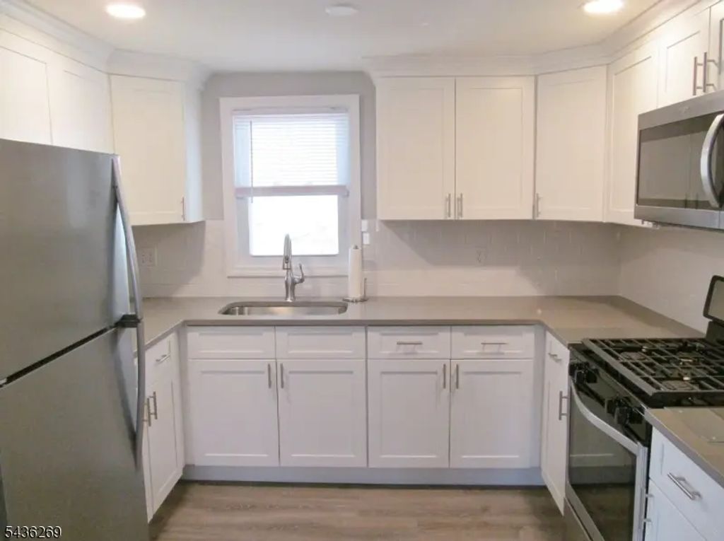 11 Meehan Ave, Raritan Boro