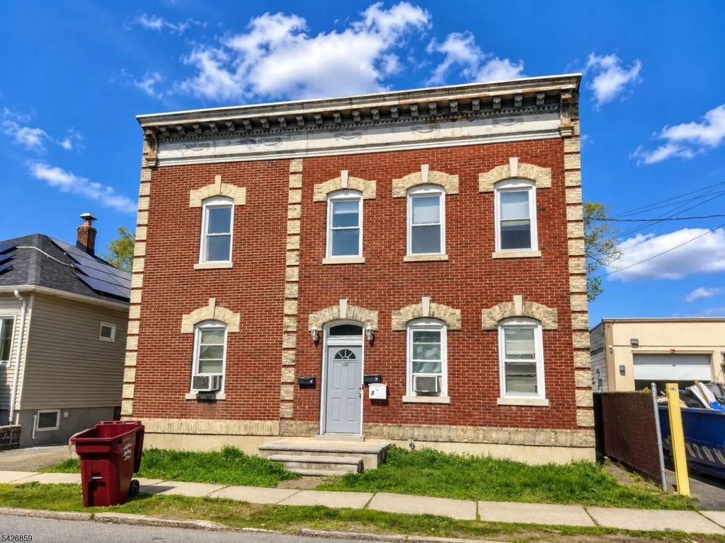 98 E Centre St, Nutley Twp.