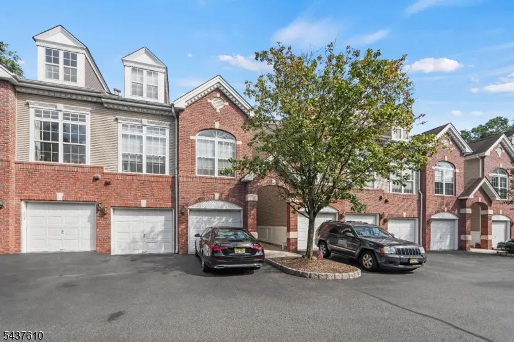 260 Riverwalk Way, Clifton City