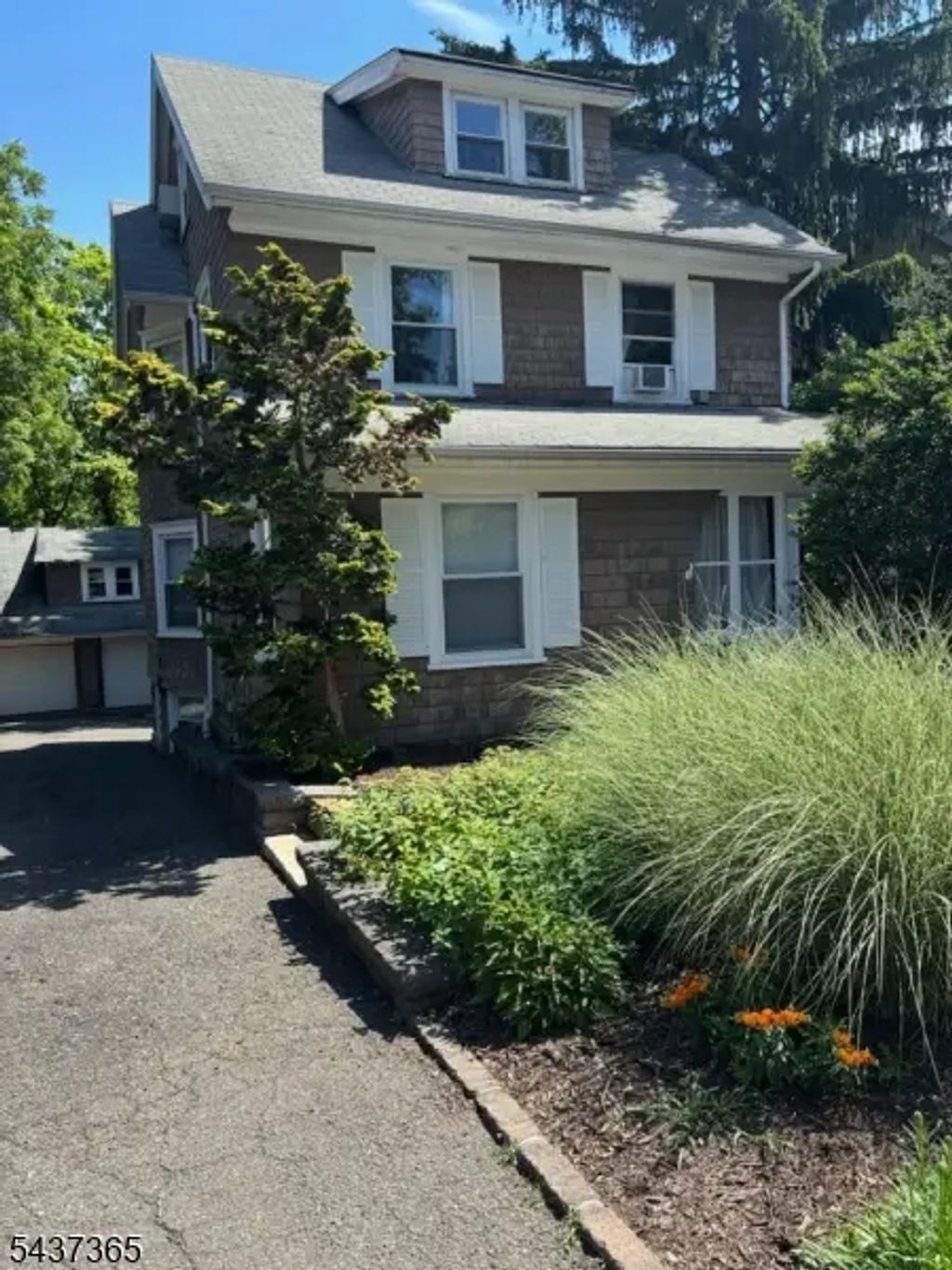 9 Laurel Pl, Montclair Twp.