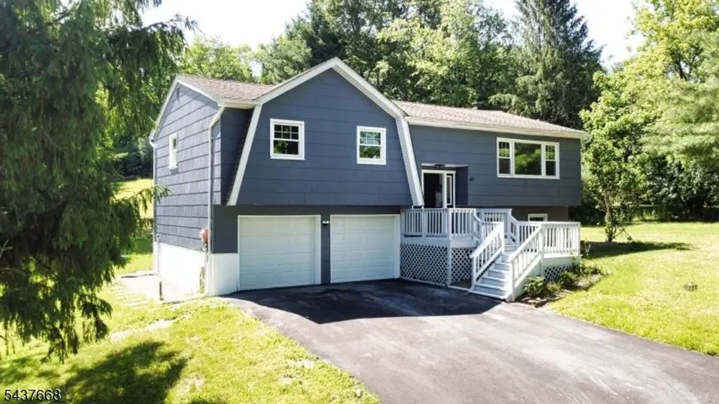 43 Courtland Dr, Wantage Twp.