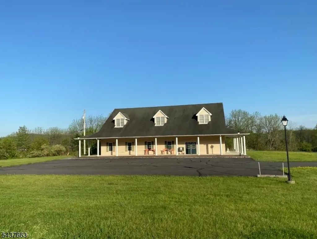 240 Demarest Rd, Sparta Twp.