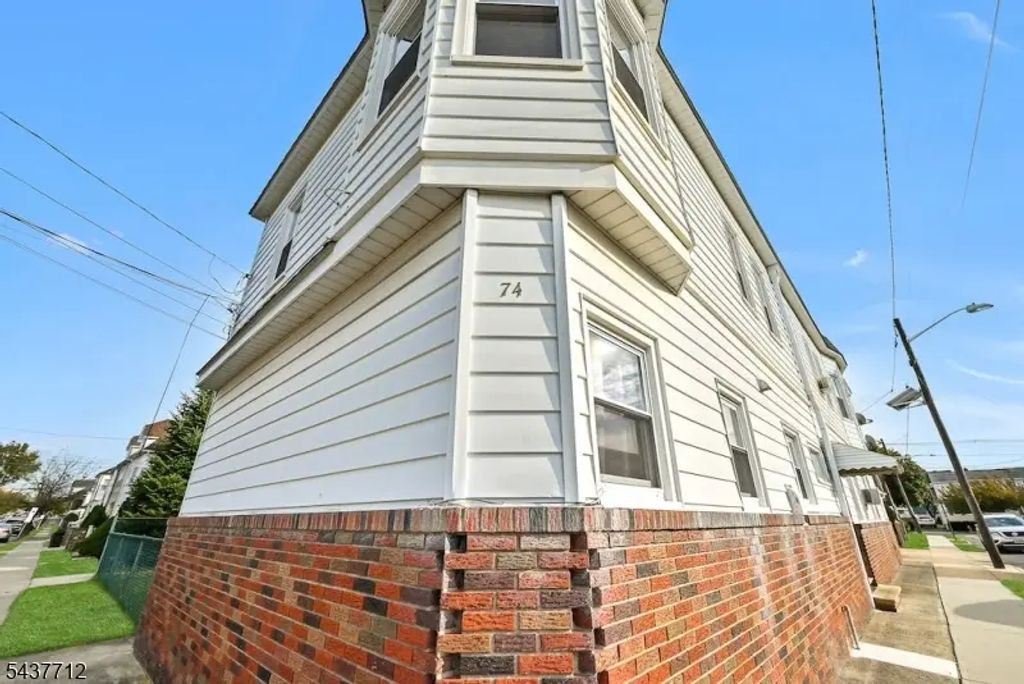 74 Plauderville Ave, Garfield City