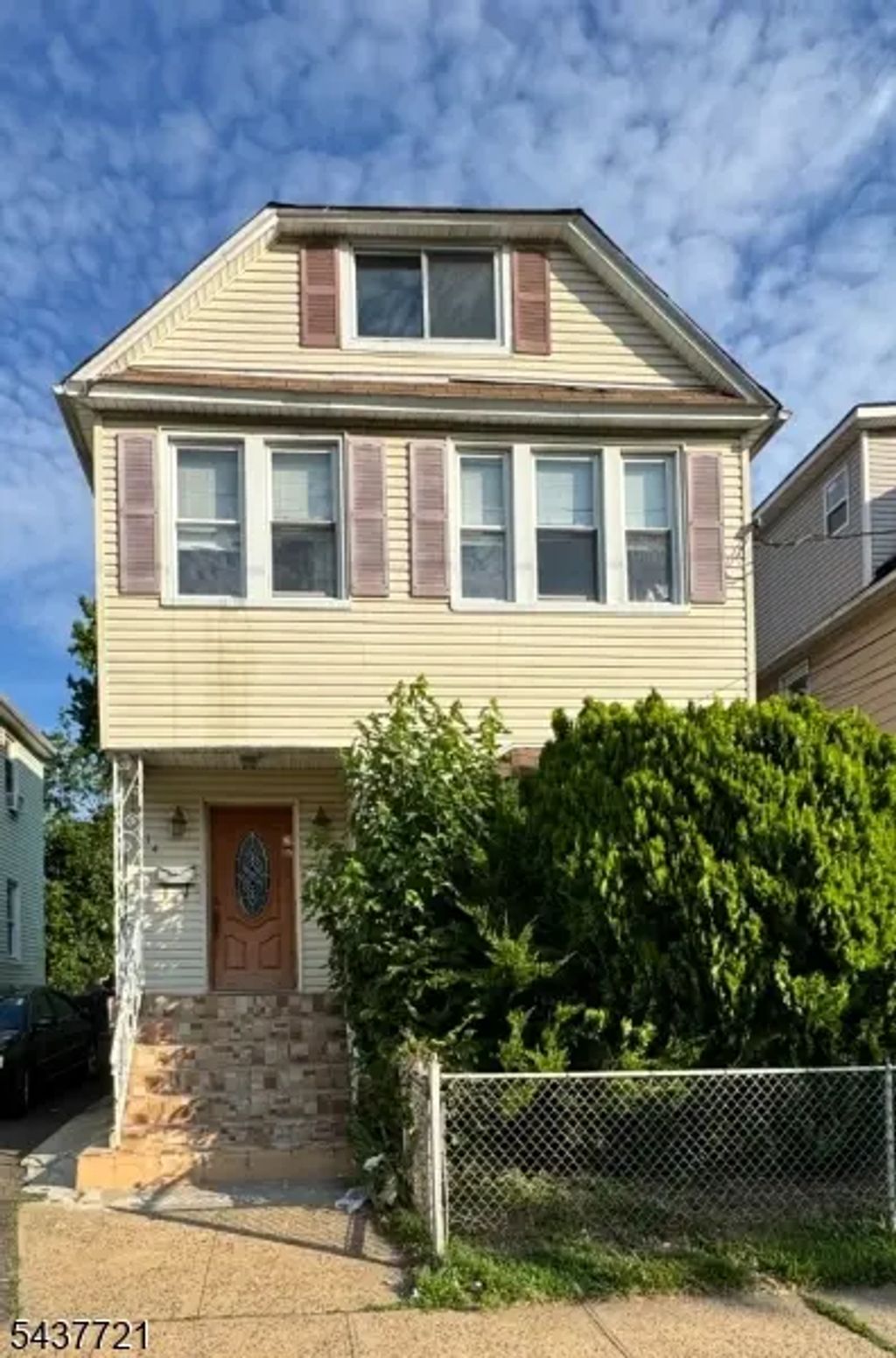 114 W 17th St, Linden City