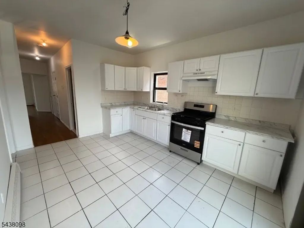 88 Garrison St, Newark City