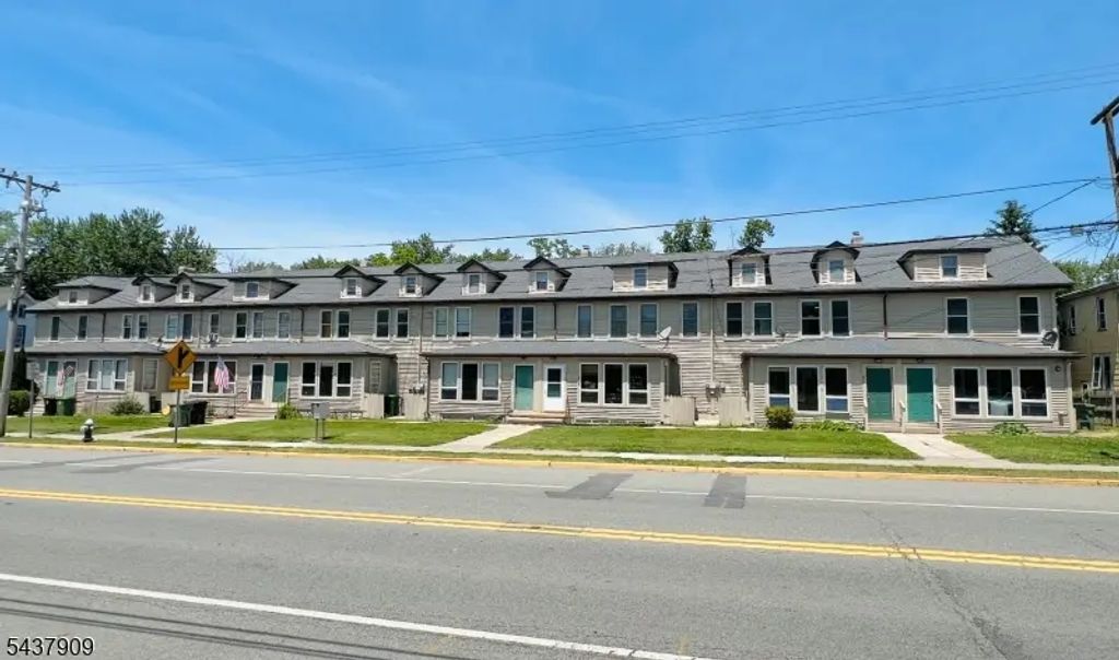 272 E Washington Ave, Washington Boro