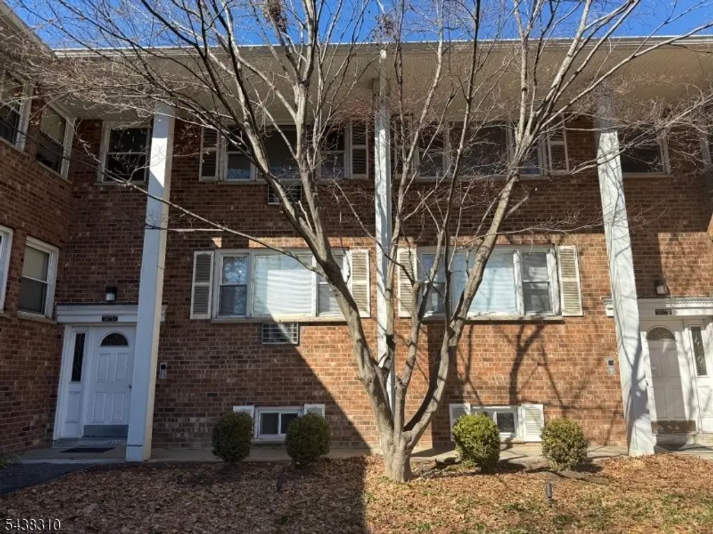 948 Valley Rd, Clifton City