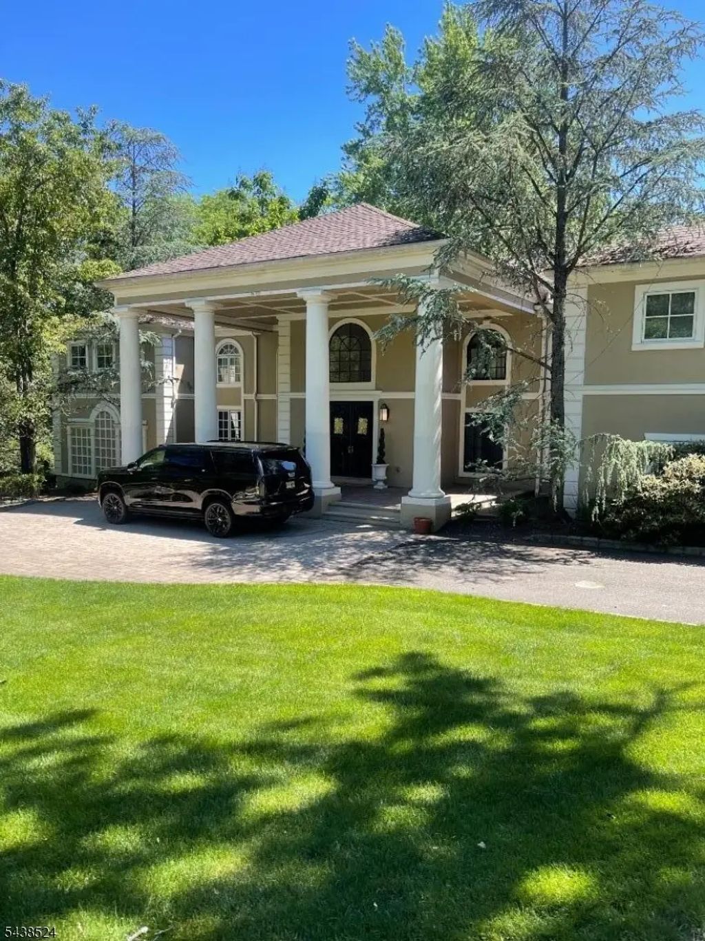 24 Wildwood Rd, Saddle River Boro