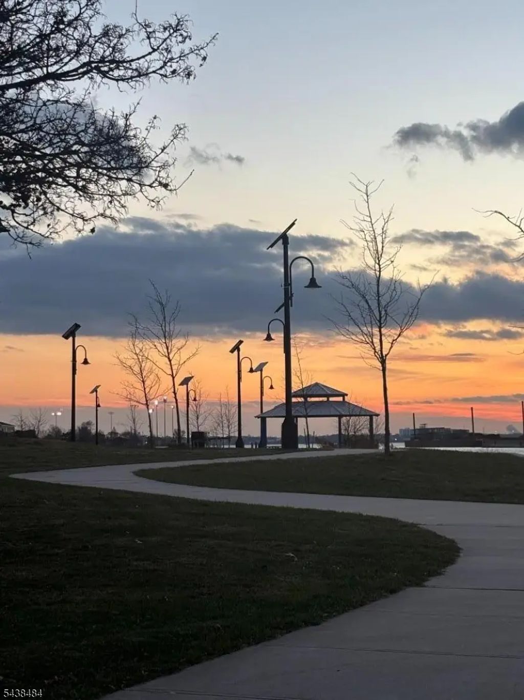 191 W 24th St, Bayonne City