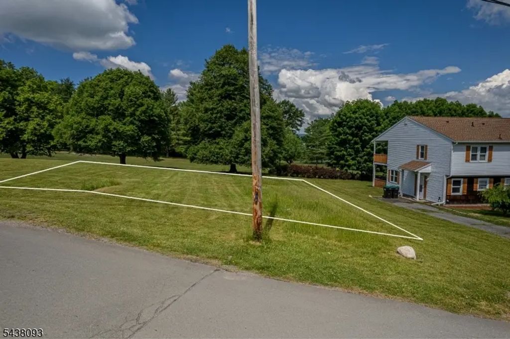 316 Shore Drive, Montague Twp.