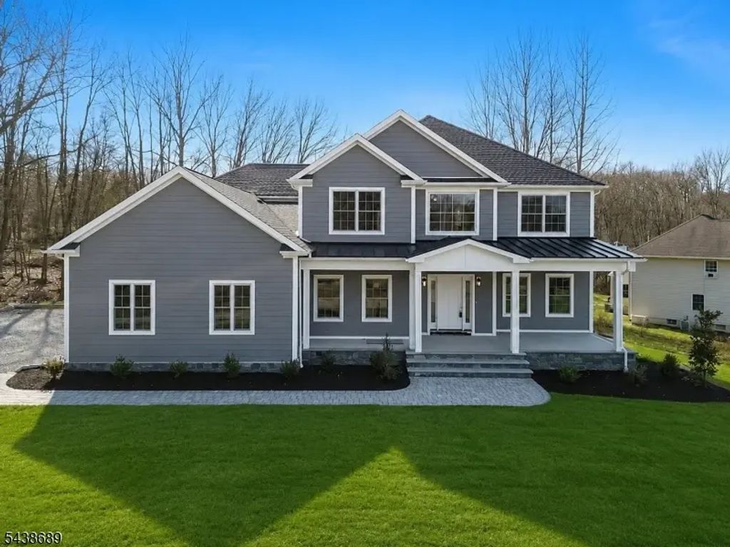 1 Lourdes Ct, Andover Twp.
