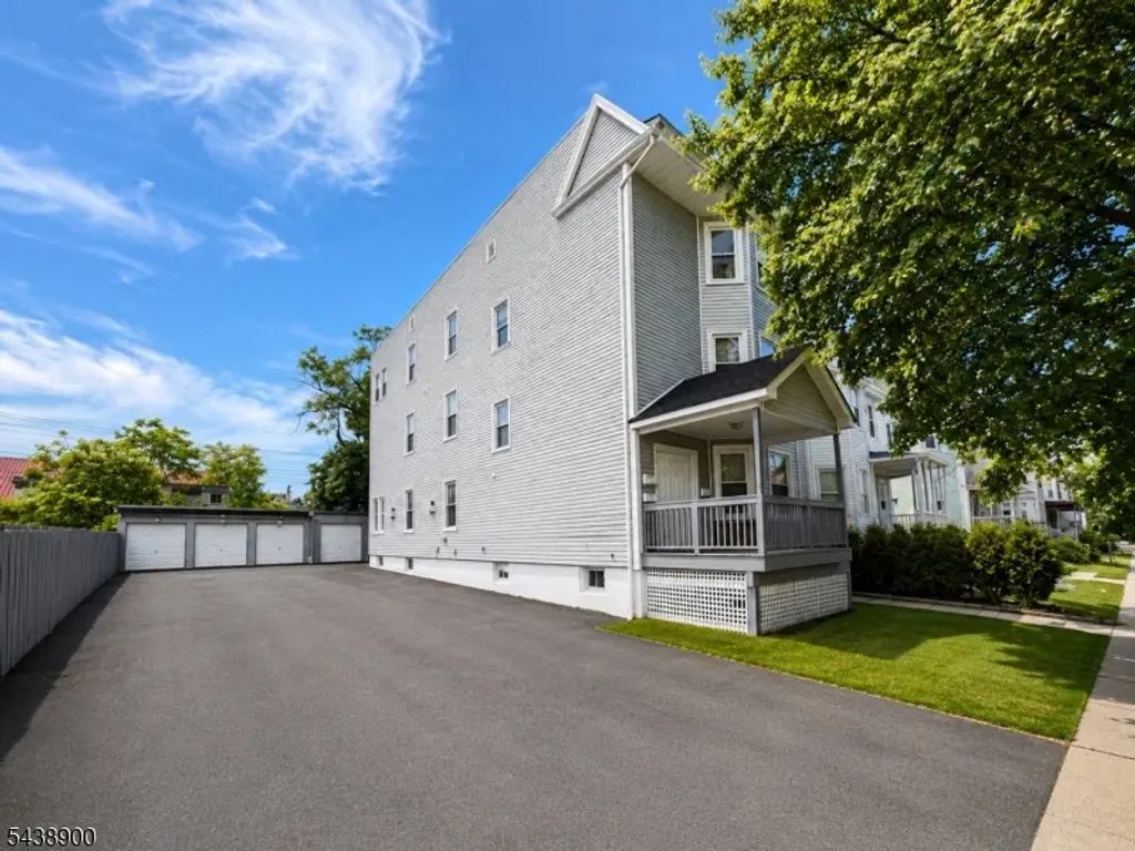 75 Eaton Pl, East Orange City