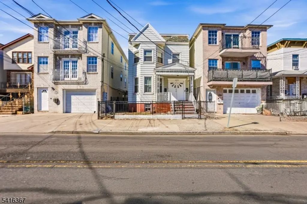 295 Old Bergen Rd, Jersey City