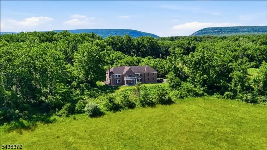 23 Stark Rd, Knowlton Twp.