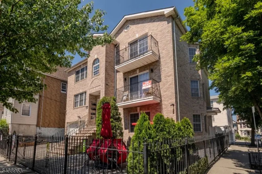 28 Triton Ter, Newark City